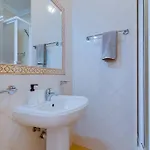 Collection Side - Oura 200 Meters Vakantiehuis *
