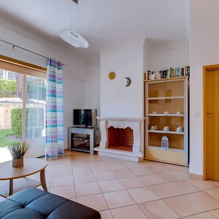 Collection Side - Oura 200 Meters Vakantiehuis *