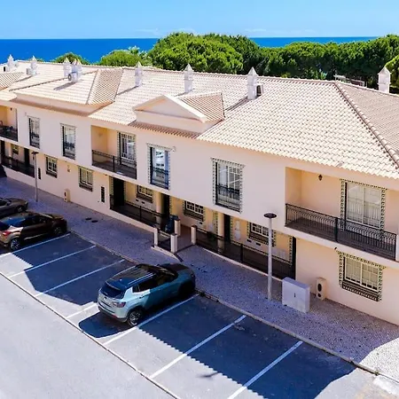 Collection Side - Oura 200 Meters Vakantiehuis *