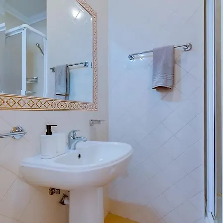 Collection Side - Oura 200 Meters Сasa de vacaciones *